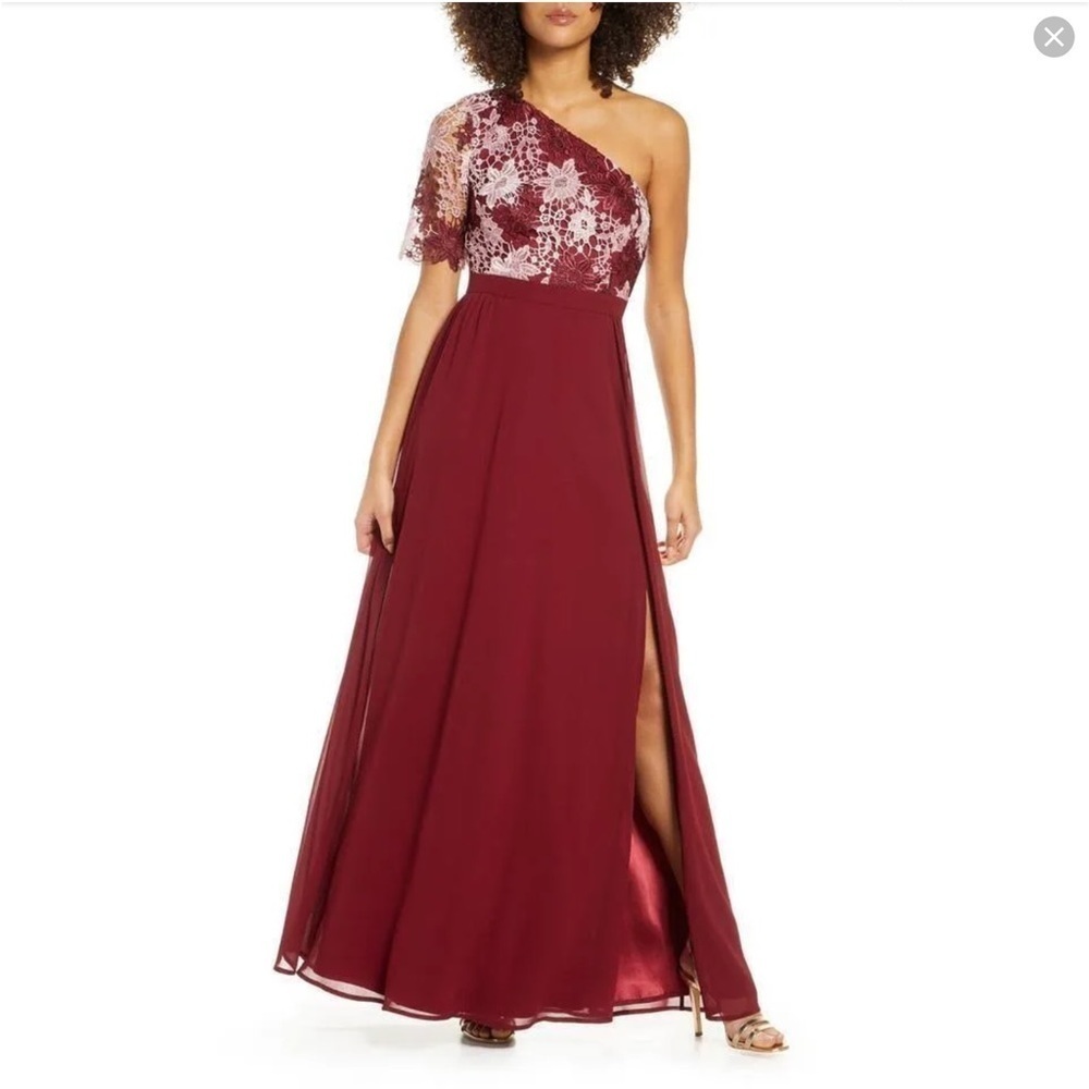 Woman’s Chi Chi London Burgundy Lace Crochet Bodice Maxi Formal Gown